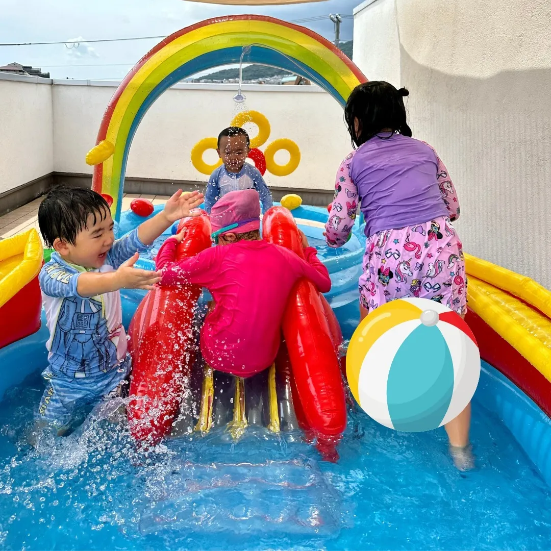 Sunny days, pool plays! 🏊‍♂️😎